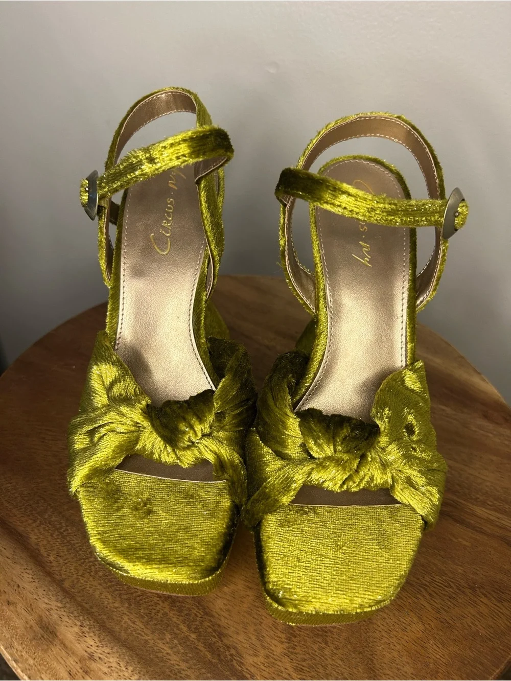 NWOT Jeffrey Campbell Olive Green Velvet Platform Heeled Sandals